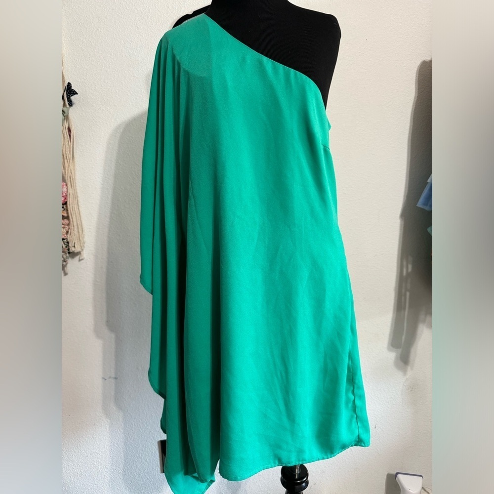 cupcakes and cashmere Deliz Dress Leaf Green - Picture 2 of 8
